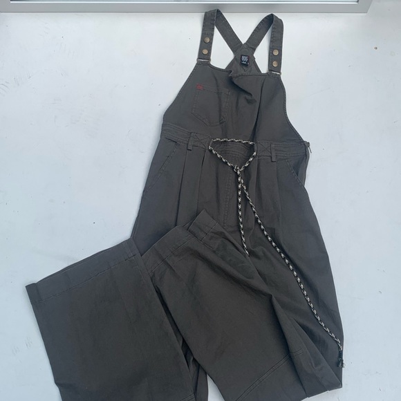 Urban Outfitters Utility Jumpsuit - Picture 2 of 6
